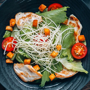 Цезарь с курицей