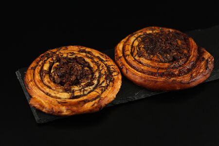 Улитка с карамелью и орехом пекан