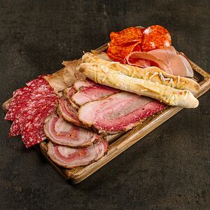 Ассорти итальянских колбас