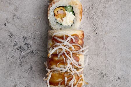 Ролл в угре с креветкой темпура