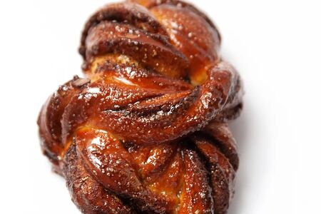 Булка с кардамоном и корицей