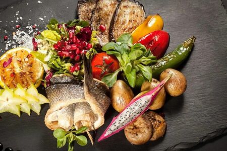 Филе дорадо с овощами гриль