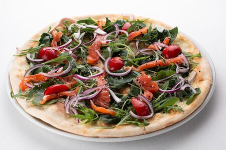 Фокачча со слабосоленой форелью и рукколой