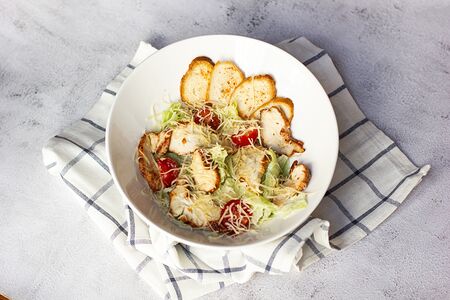Цезарь с куриным филе