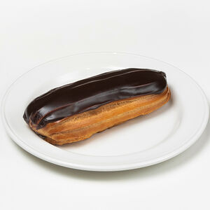 Эклер шоколадный