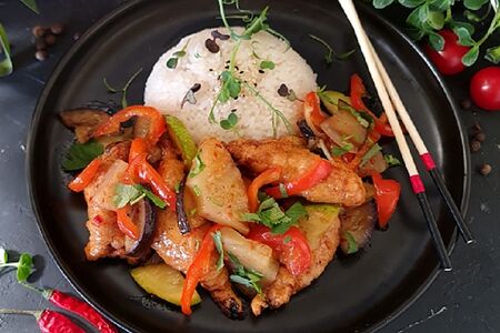 Хрустящая курочка с ананасом