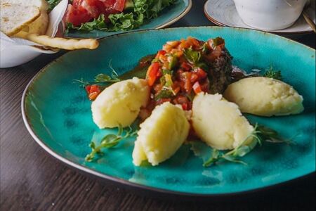 Стейк из семги с картофельным пюре