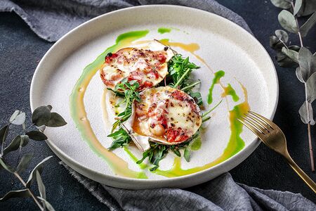 Жареный гребешок с сыром