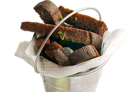 Гренки бородинские чесночные