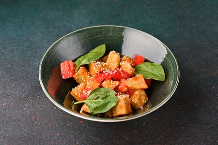 Салат с хрустящими баклажанами