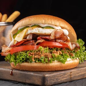 Бургер бекон-яйцо