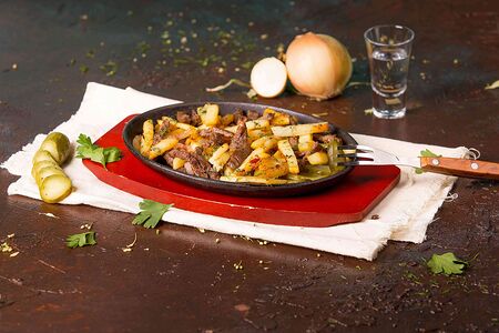 Фирменный картофель с молодой телятиной