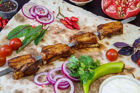 Свиные рёбрышки на углях