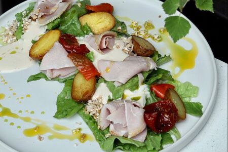 Салат с домашней бужениной