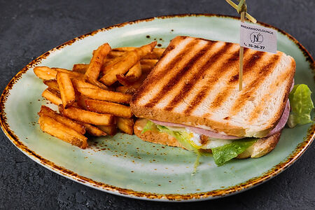 Сэндвич с ветчиной и сыром