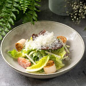 Цезарь с курицей