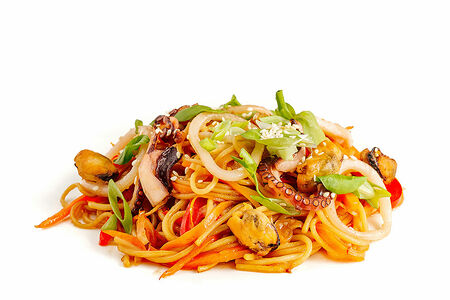 Удон с морепродуктами