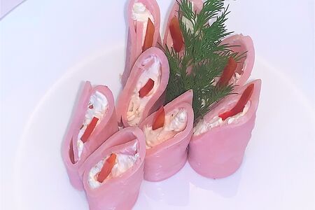 Рулетики из ветчины с творожным сыром