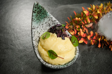 Картофельное пюре с сыром сулугуни 