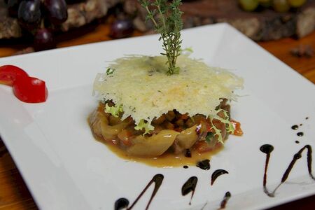 Тёплый салат с говяжьей вырезкой