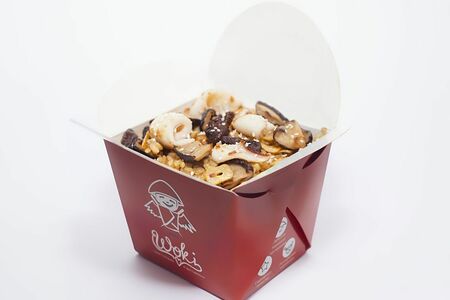 Китайский жареный рис с кальмарами и шиитаке