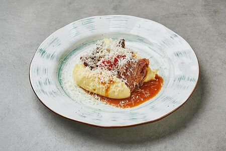 Тажин из томленой баранины с печеной морковью и лемонграссом