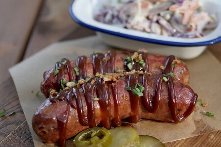 Колбаска BBQ с Коул Слоу