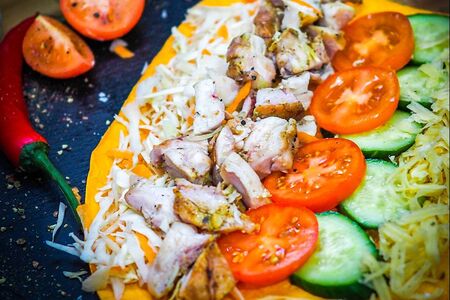 Сырная шаверма с курицей