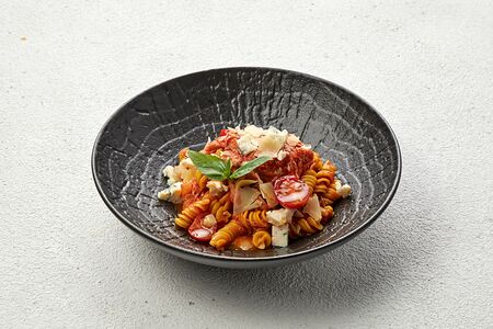 Фузилли с рагу из кролика