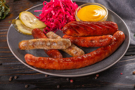 Ассорти баварских колбасок Венское