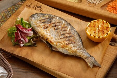 Дорадо, приготовленная на гриле