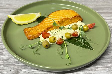 Лосось в соусе тартар