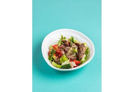 Салат с ростбифом