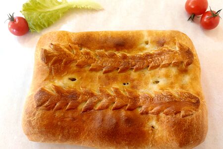 Пирог с луком и яйцом