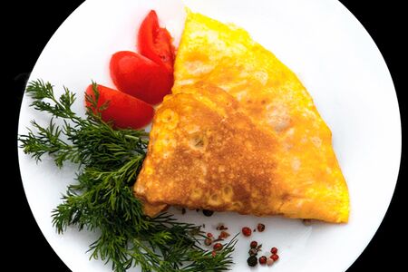 Омлет с помидором