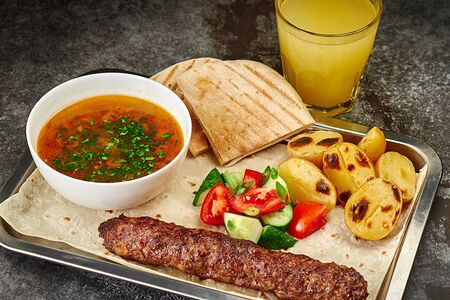 Обед с люля из свинины