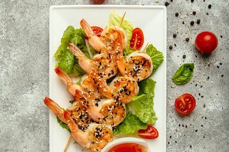 Шашлычки из креветок