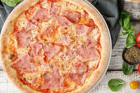 Пицца с беконом