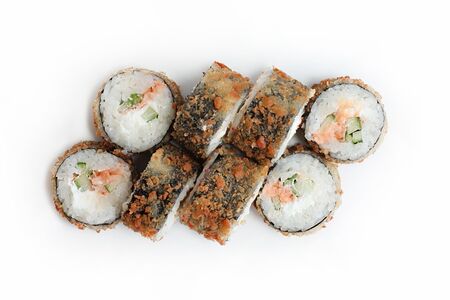 Жареный ролл с лососем