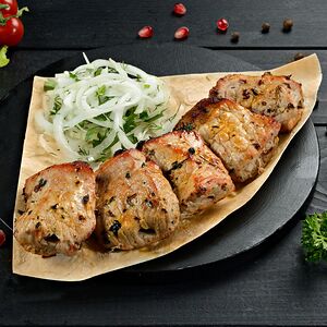 Шашлык из cвинoй шейки