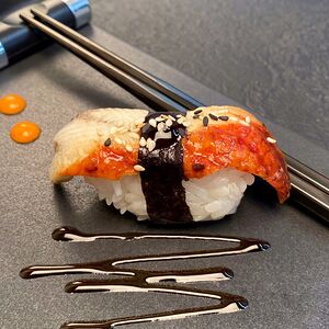 Суши с угрем