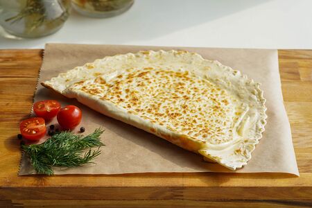 Чебурек без фритюра с сыром и ветчиной