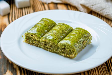 Сарма с фисташками