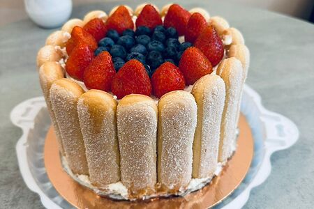 Торт Тирамису клубничный