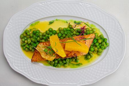 Форель в цитрусовом соусе