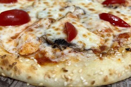 Пицца Куриная с грибами средняя