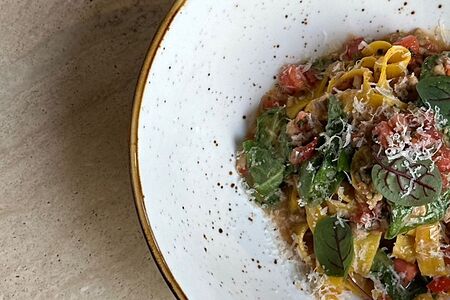 Паста с уткой в томатно-сливочном соусе