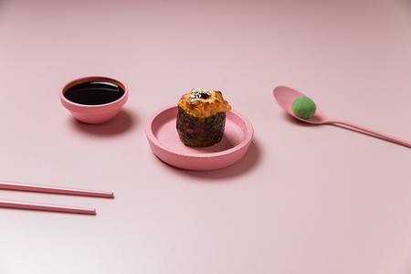 Запеченный гункан с тунцом