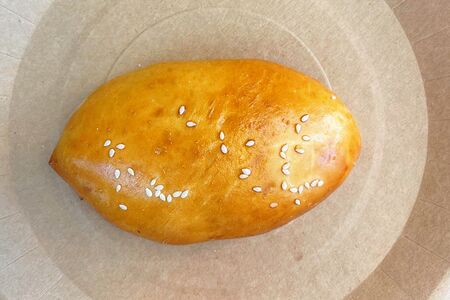 Пирожок с капустой