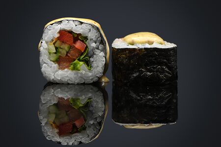 Овощной ролл с ореховым соусом